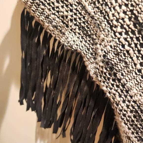 Vince camuto knit pancho faux saude fringe - Picture 5 of 6